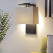 MODERN , SIMPLE & NEAT DESIGN WALL LIGHT