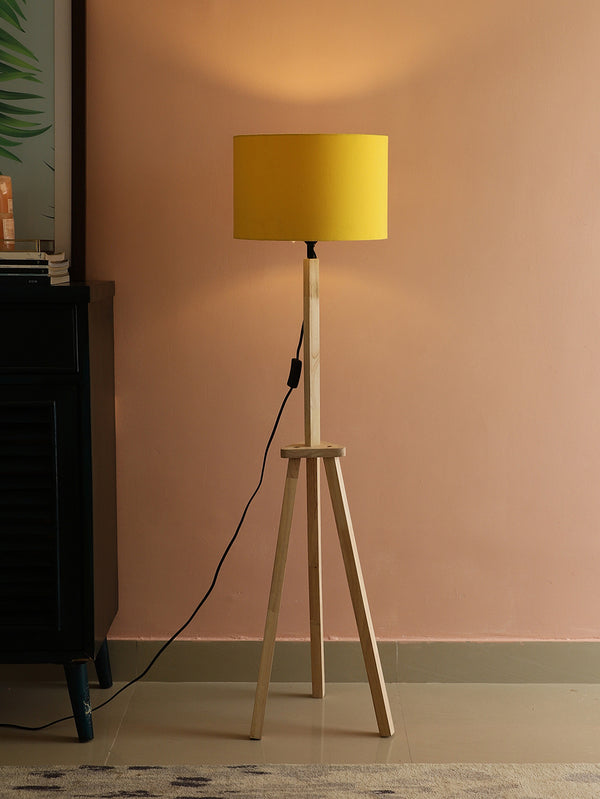 SANDED EDGE NORTHERN TRIPOD FLOOR LAMP IN SOLID WOOD AND NATURAL WOOD COLOR  IN YELLOW COLOR ROUND SHAPE SHADE, FOR GIFT PACK OF 1.